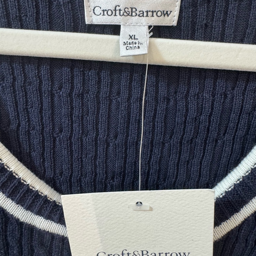croft & barrow Navy Ribbed Sleeveless Knit Tank with White Trim - Picture 3 of 5